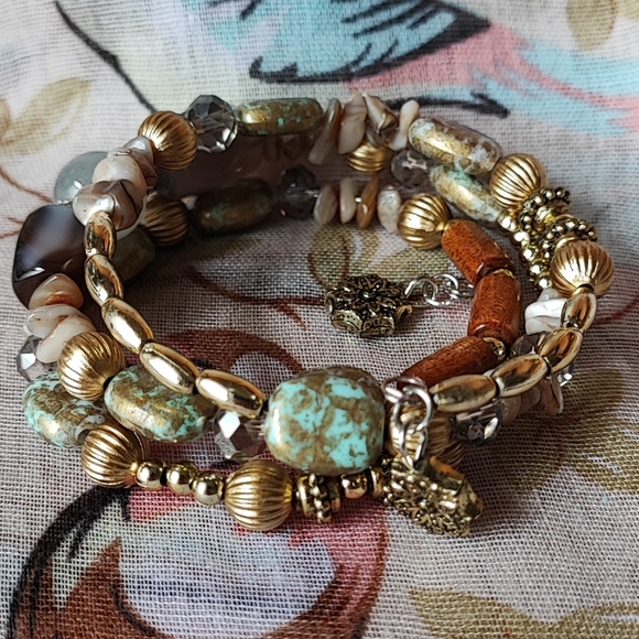 Memory Wire Gold Veined Faux Turquoise Tumbled Stone Faceted Crystal Bracelet - Picture 3 of 7